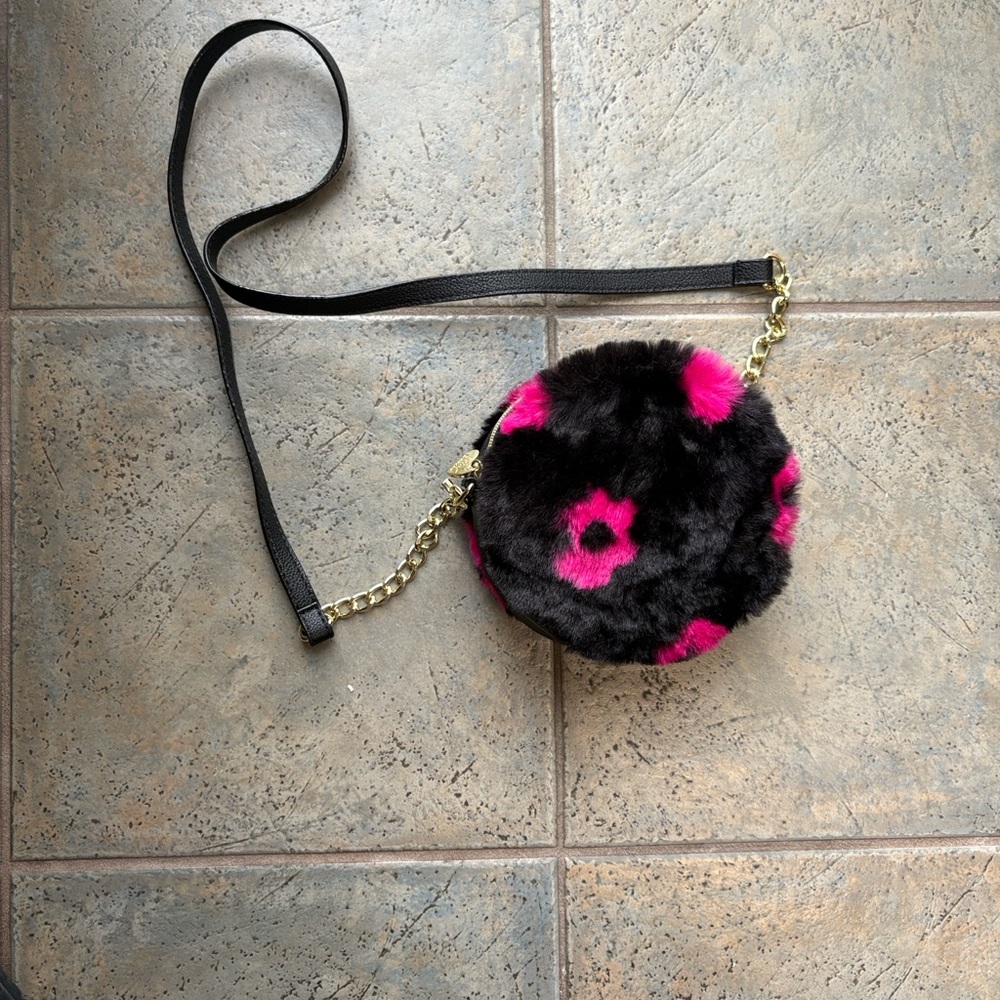 Betsey Johnson Trolls movie collection Black and Pink Furry Crossbody Bag - Picture 1 of 5